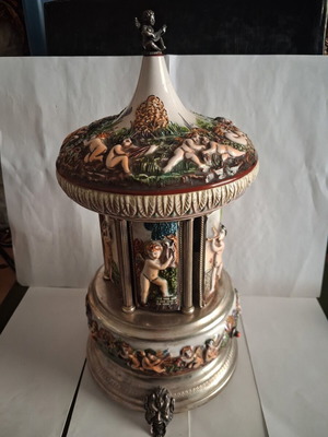 Reuge Swiss Musical Movement Doctor Zhivago Lara's Theme Porcelain Music Box like new