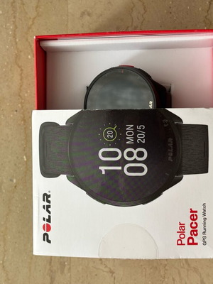Polar Pacer GPS Running Watch new with charging cable and extra strap