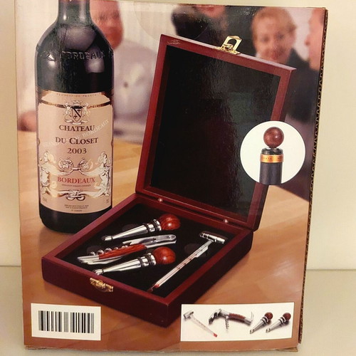 Wine accessory set luxury, new, wooden case 4 pieces