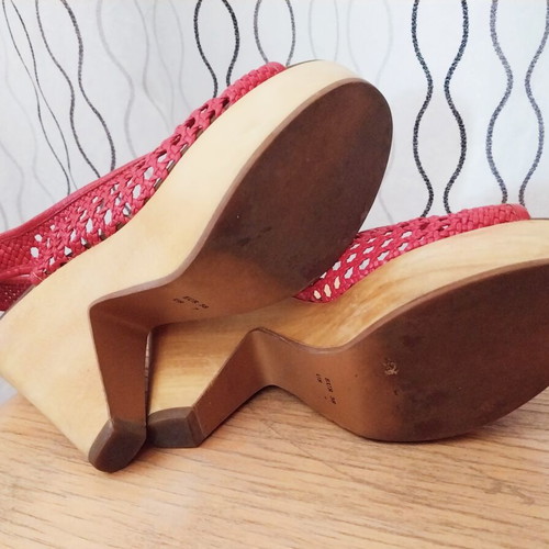 Poetic Licence vintage platform sandals used, slingback peep toe coral pink