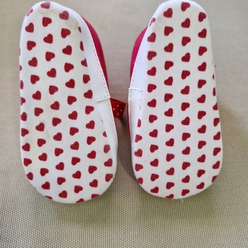 Baby booties, 2 pairs