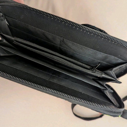 Small crossbody bag like new with phone pocket and wallet, black multicolor