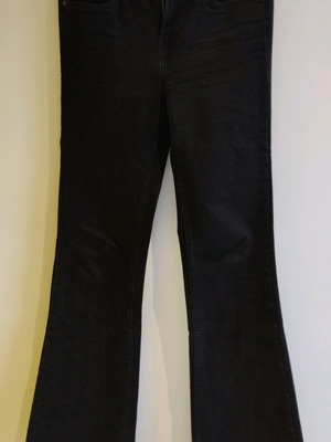 Zara γυναικείο μαύρο jean σε καμπάνα μέγεθος 38 σαν καινούργιο