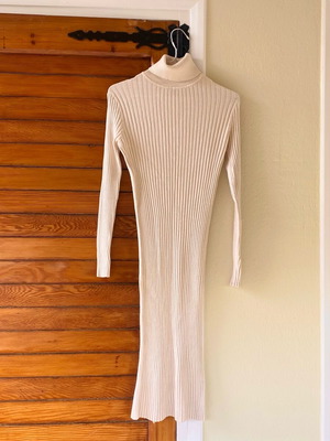 Μίντι φόρεμα μπεζ μακρυμάνικο ζιβάγκο σαν καινούργιο, σ/μ