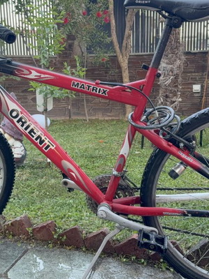 Mountain bike like new, red, V-Brakes, men's