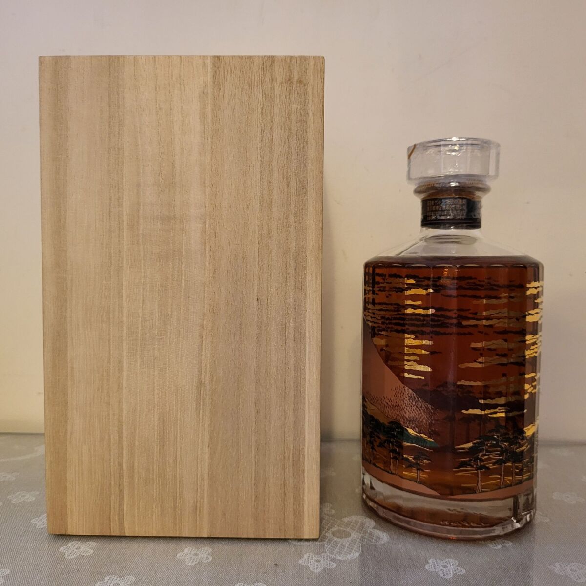 Hibiki 21 Mount Fuji 2nd Edition with… - € 3.300,00 - Vendora.cy