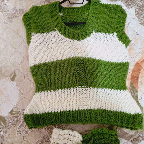 Handmade vest and gift ribbon new, size M/L