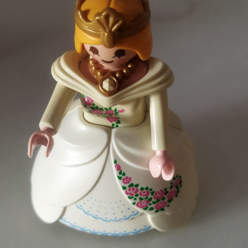 Playmobil 5892 fairy tale princess and magic castle set
