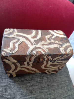 Vintage handmade jewelry box like new