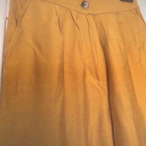 Linen set new yellow with short-sleeve top and high-waisted pants