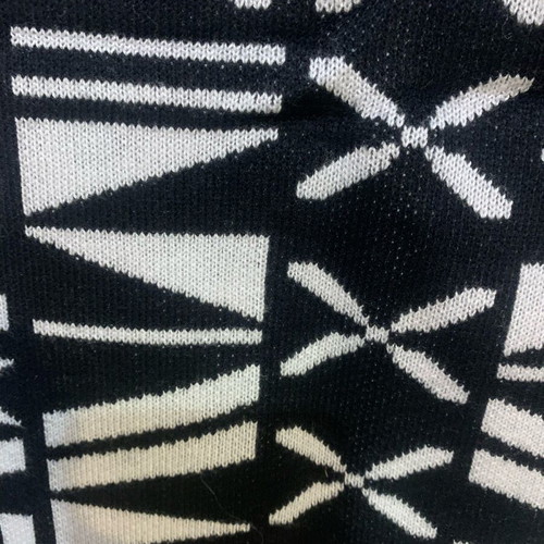 Women's knitted black and white skirt like new, size M