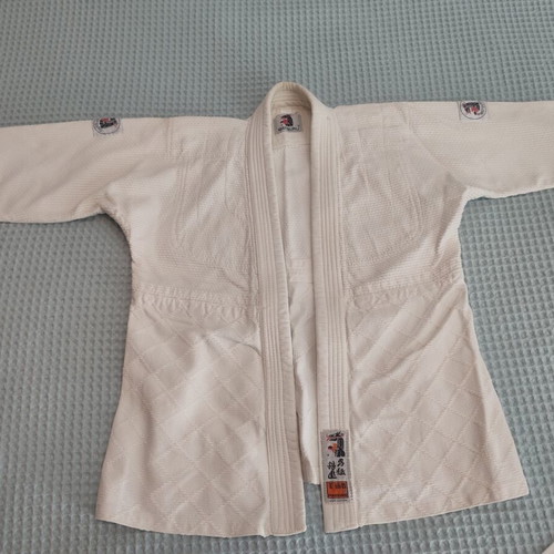 Children's self-defense suit for judo and taekwondo like new with two belts