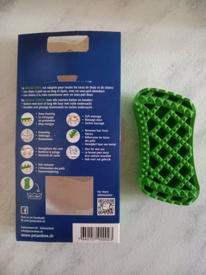 Silicone pet brush like new