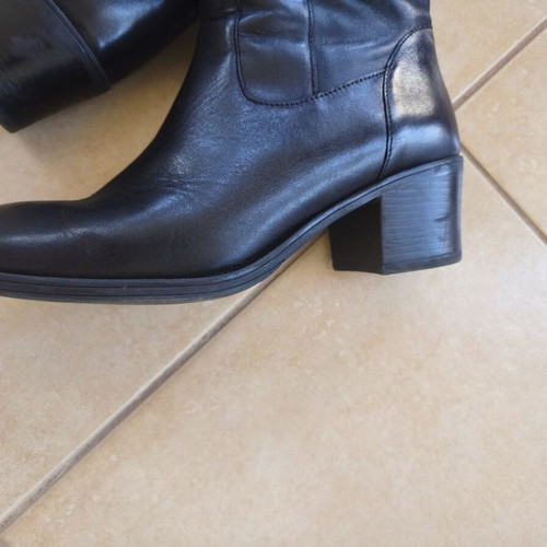 Caprice leather boots like new, size 38, black