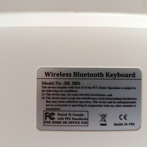 Bluetooth Keyboard BK 3001 like new, compatible with multiple devices