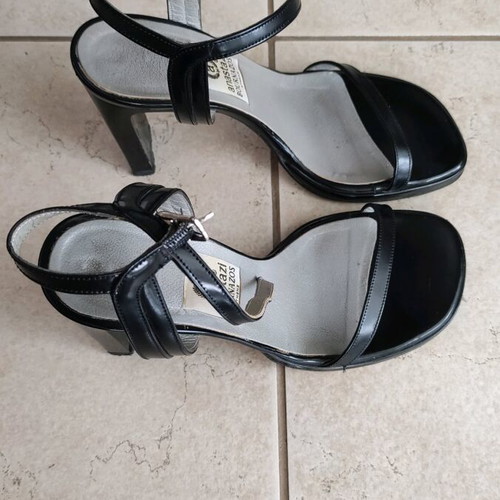 Anastazi Bournazos sandals used, size 36, black