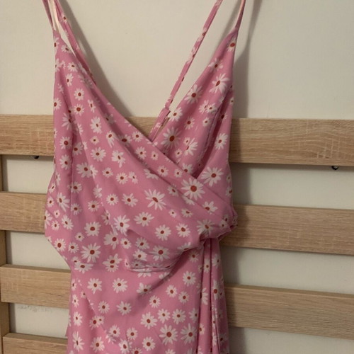 Dress small new, pink with white daisies, midi length