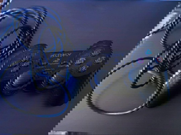 2 γνήσια χειριστήρια ps2