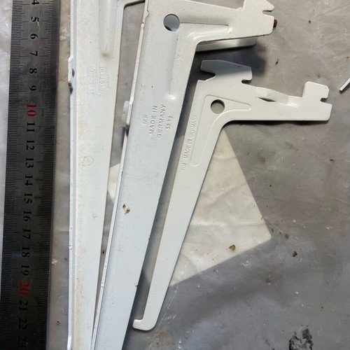 Shelf brackets like new, 3 pieces 25 cm and 1 piece 15 cm