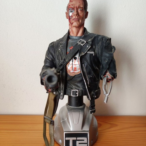 Terminator 2 T-800 Battle Damaged Mini Bust collectible, like new