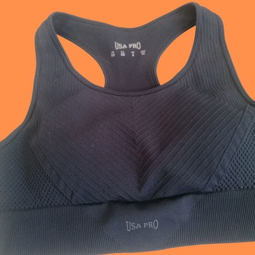 USA Pro sports bra like new, medium size, black