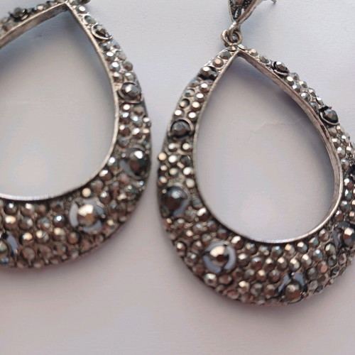 Formal earrings like new with stones, teardrop design 8.5 cm