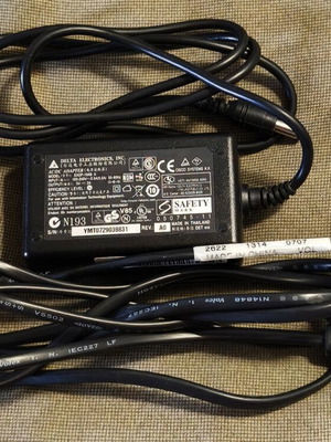 Delta Electronics EADP-10AB A power supply 5V 2A 10W like new