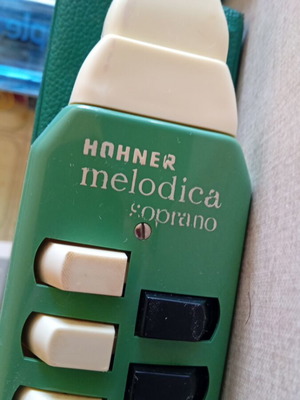 Melodica Soprano Hohner Germany like new, vintage green