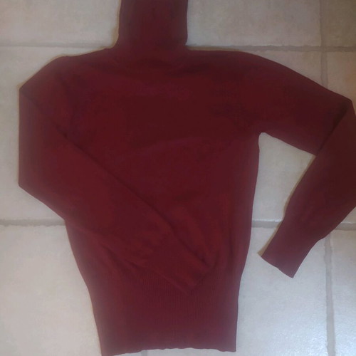 Cool Wool red turtleneck like new Attrattivo