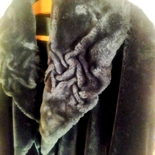 Delmod International women's eco fur size M like new, black