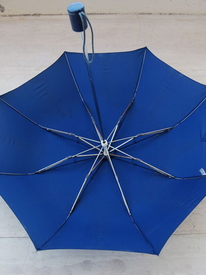 Folding umbrella, blue