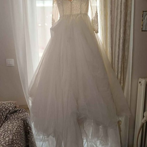 Wedding dress with train, size 42, white, worn once