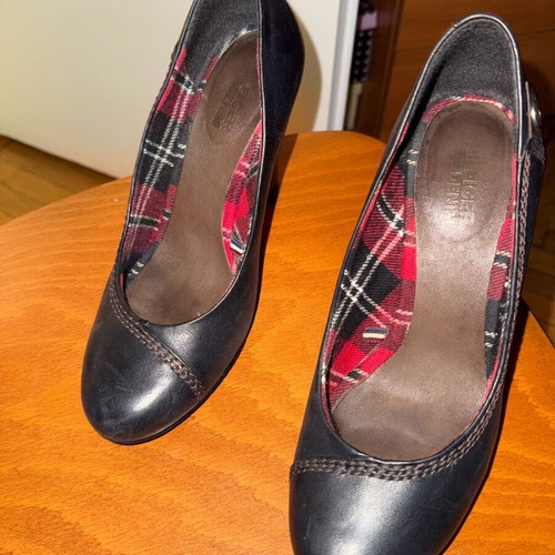 Tommy Hilfiger pumps used with round toe, size 38, black and brown