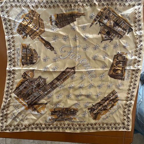 Italian scarf like new, beige and brown