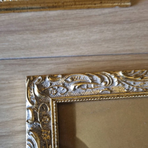 Set of 3 frames like new, antique gold wood