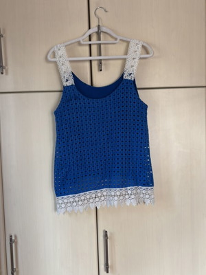 Women's blouse size L like new, white and blue