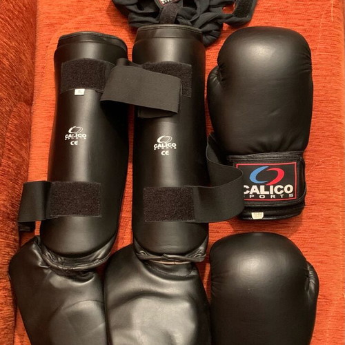 Calico Sports boxing set used with gloves, shin guards and wraps