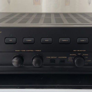 Marantz PM-47 amplifier like new with multiple device inputs