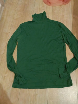 Women's blouse size M, green, like new