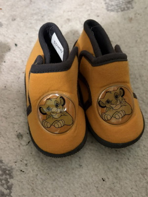 Disney baby slippers size 20, new