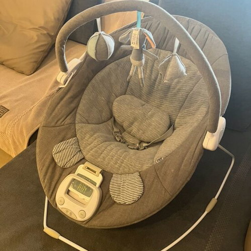 Mamas&Papas Relax like new with vibration, music and toys