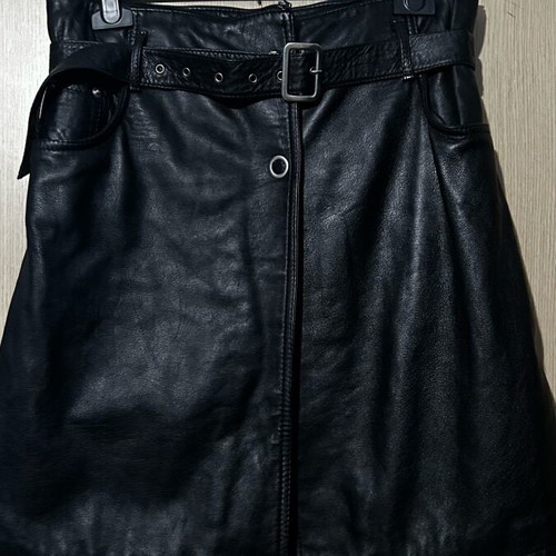 Black leather skirt used size M/L missing fur part