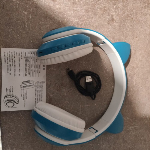Bluetooth wireless headphones with LED kids ears like new