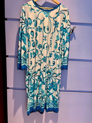 Mary Mary dress XL like new, white and blue midi