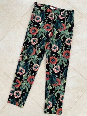 H&M pants black with flowers size 36 like new