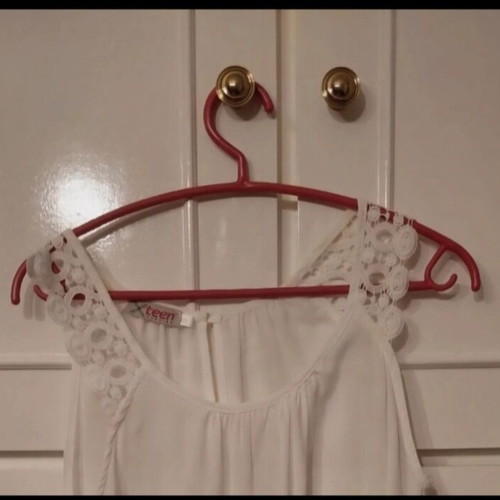 White blouse with lace sleeves size S like new