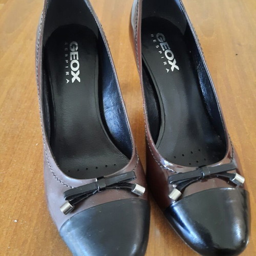 Geox leather pumps size 38 used, bordeaux and black