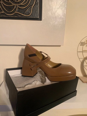 Favela pumps new, size 41