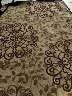 Rug used with leaf design and pattern 2.20x3.04