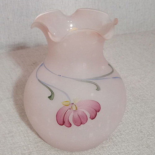 Italian hand-painted vase new, matte glass pink shade